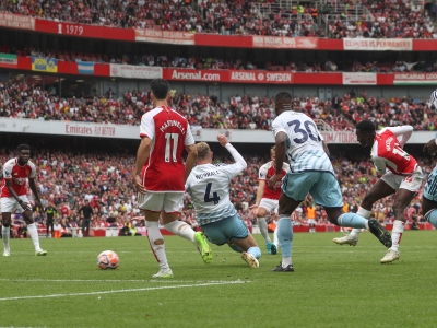 Arsenal 2-1 Nottingham Forest: Nketiah And Saka's Stunner Seal Victory ...